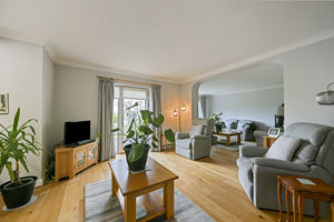 Sitting room- click for photo gallery